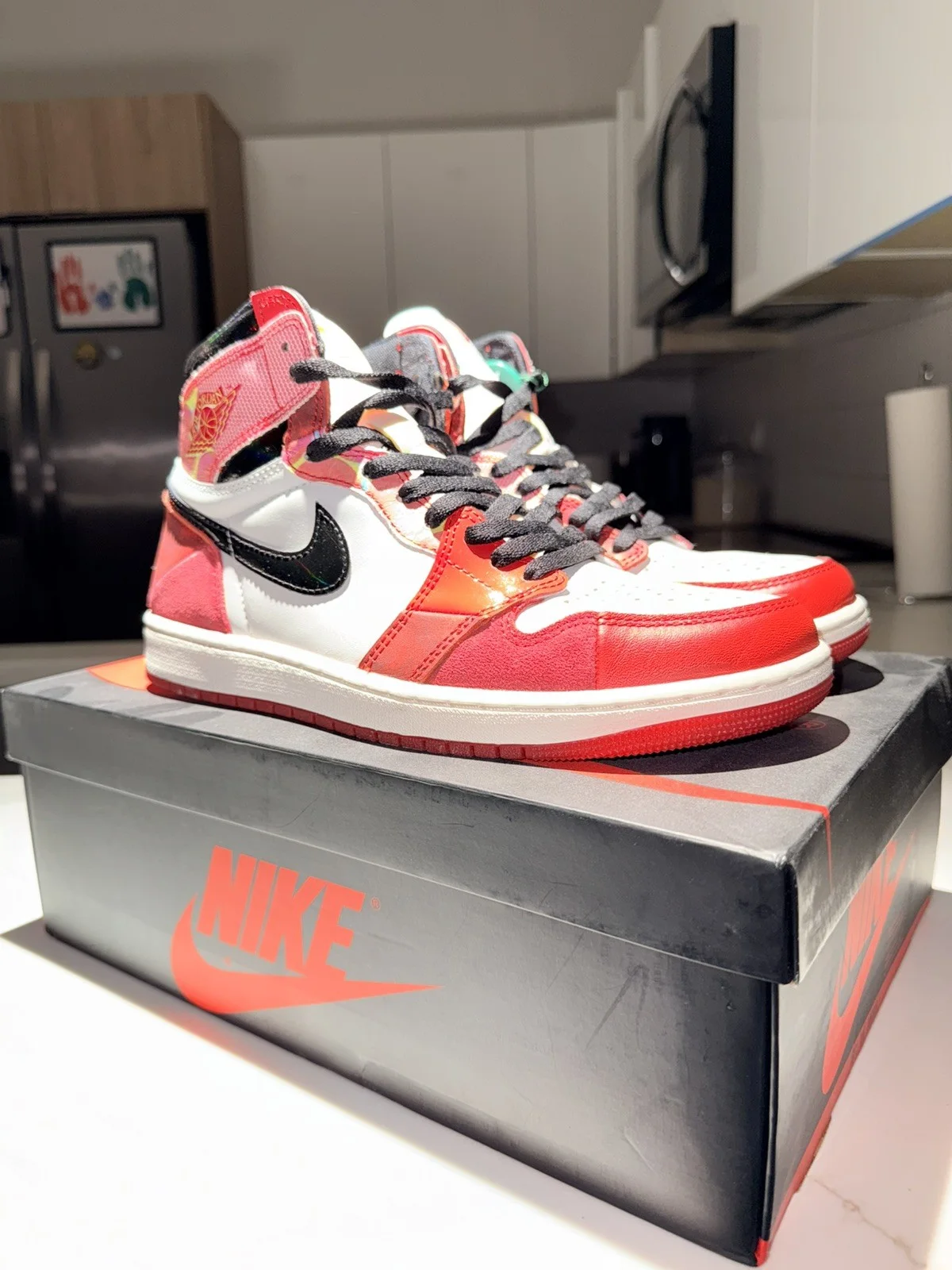 Shameik Moore — ACROSS THE SPIDERVERSE JORDAN 1 SIZE 9 SIGNED BY SHAMEIK MOORE 2X CERTIFIED, изображение 2
