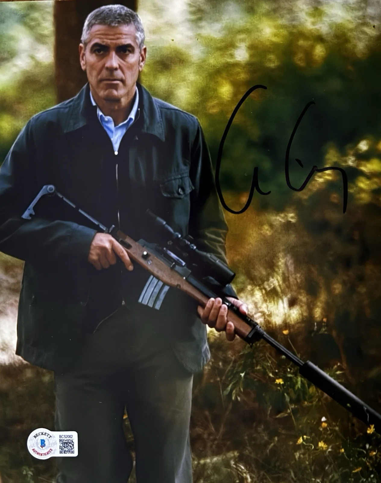 George Clooney — George Clooney Signed 8 X 10 Photo BAS COA The American Batman Oceans Series