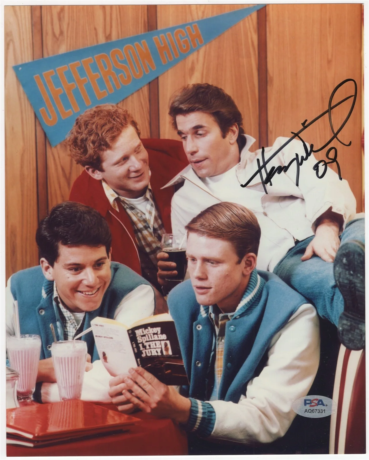 Henry Winkler — HENRY WINKLER Signed 8x10 Photo PSA/DNA The Fonze Happy Days