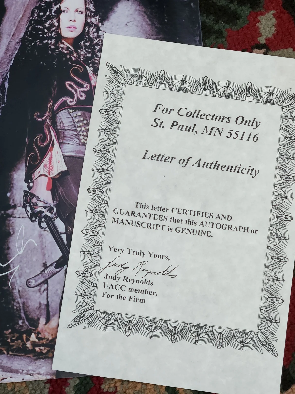 Kate Beckinsale signed 8x10 Photo with Letter of Authenticity Van Helsing, image 2