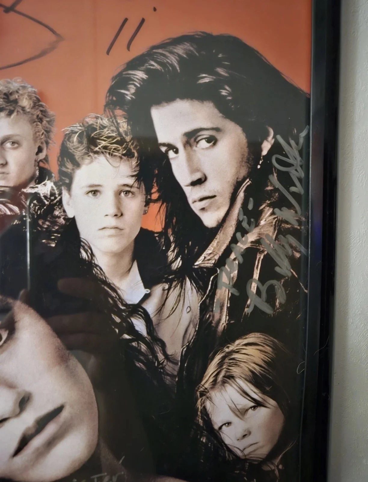 The Lost Boys Movie Poster Signed By 6 Cast Corey Feldman Jamison Newlander, изображение 2