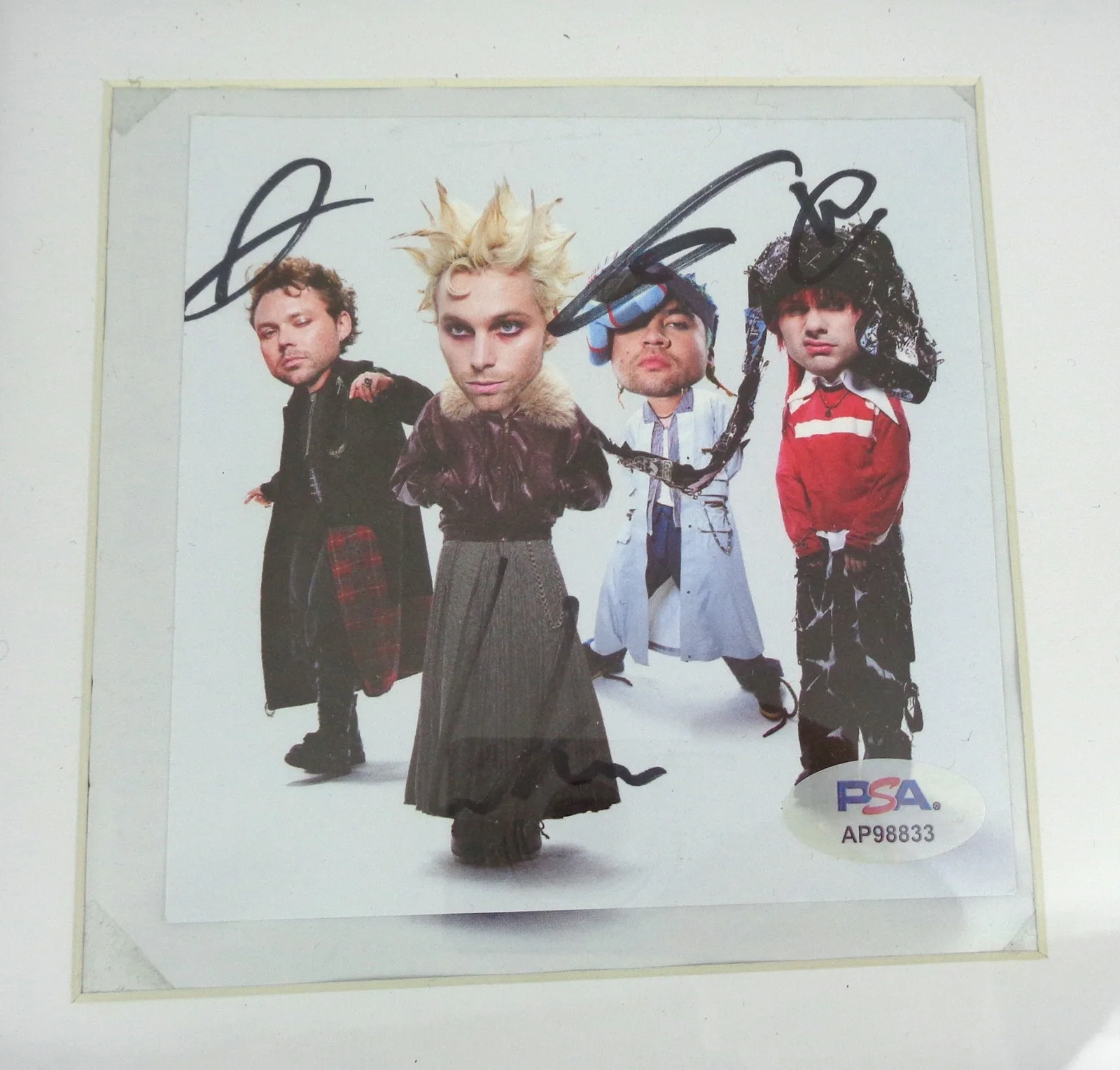 5SOS 5 Seconds of Summer Signed Everyone's A Star CD Framed PSA/DNA COA B, изображение 2
