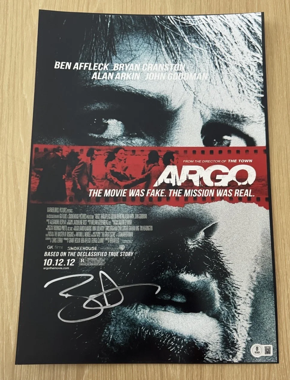 Ben Affleck — BEN AFFLECK SIGNED ARGO 11X17 PHOTO BECKETT BAS