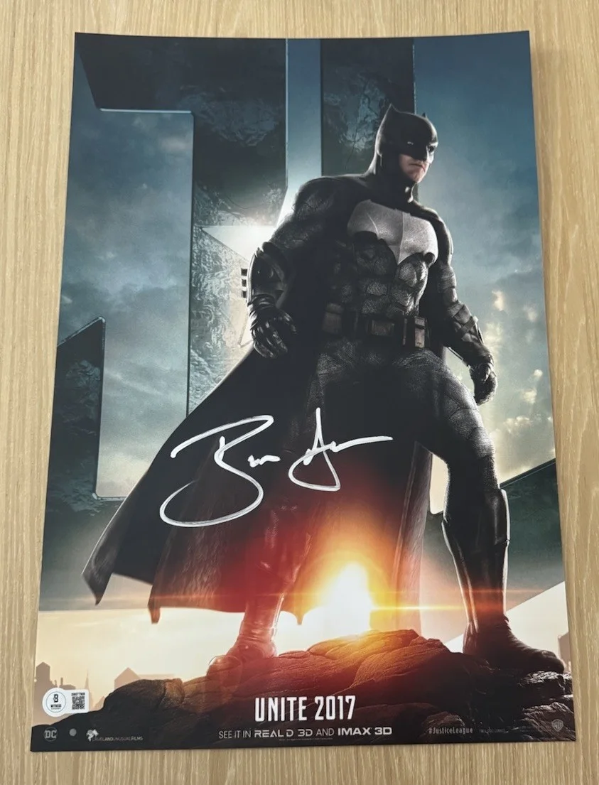 Ben Affleck — BEN AFFLECK SIGNED JUSTICE LEAGUE 11X17 PHOTO BECKETT BAS