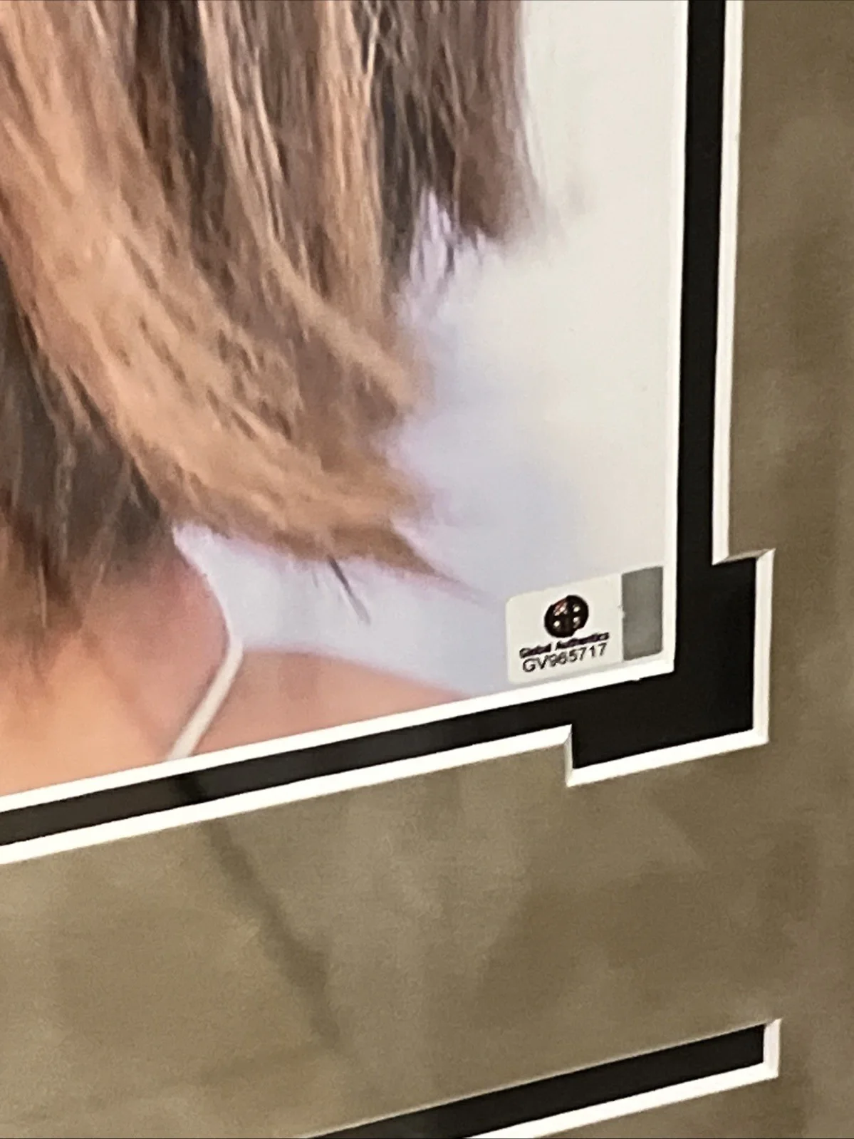 Taylor Swift — Taylor Swift Autograph Signed 11x14 Photo Custom Framed Global Authentic, image 3