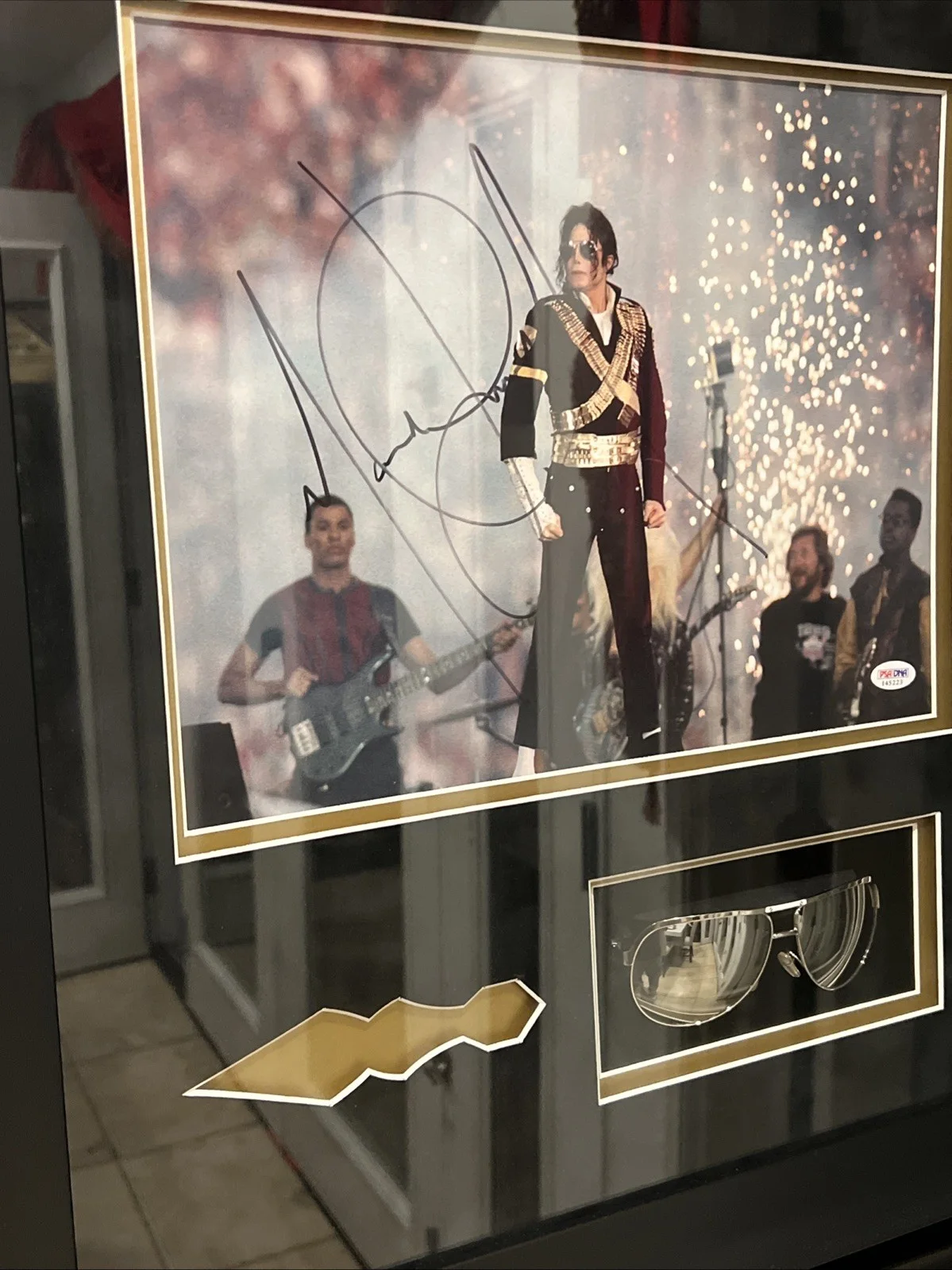 Michael Jackson Signed Autographed 11X14 Picture Custom Framed Unique PSA/DNA, image 2