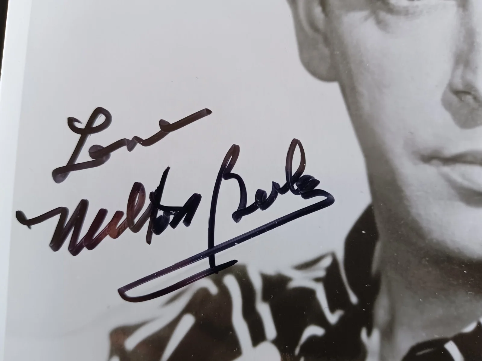 Milton Berle (d. 2002) Signed 8x10 Photo - Uncle Miltie, Mr. Television, изображение 2