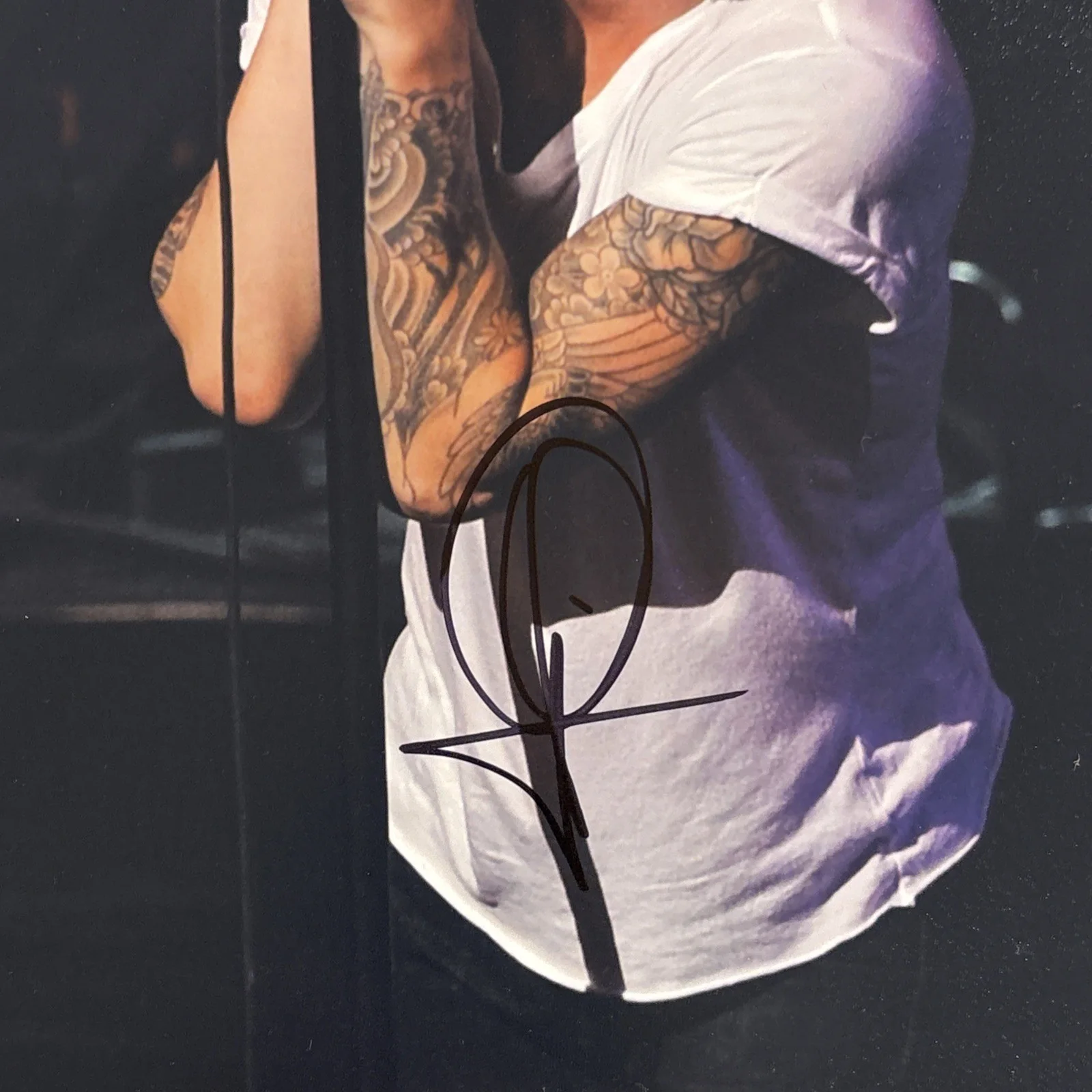 ADAM LEVINE (Maroon 5) Signed Autographed 8x10 photo - AUTO with COA, изображение 2
