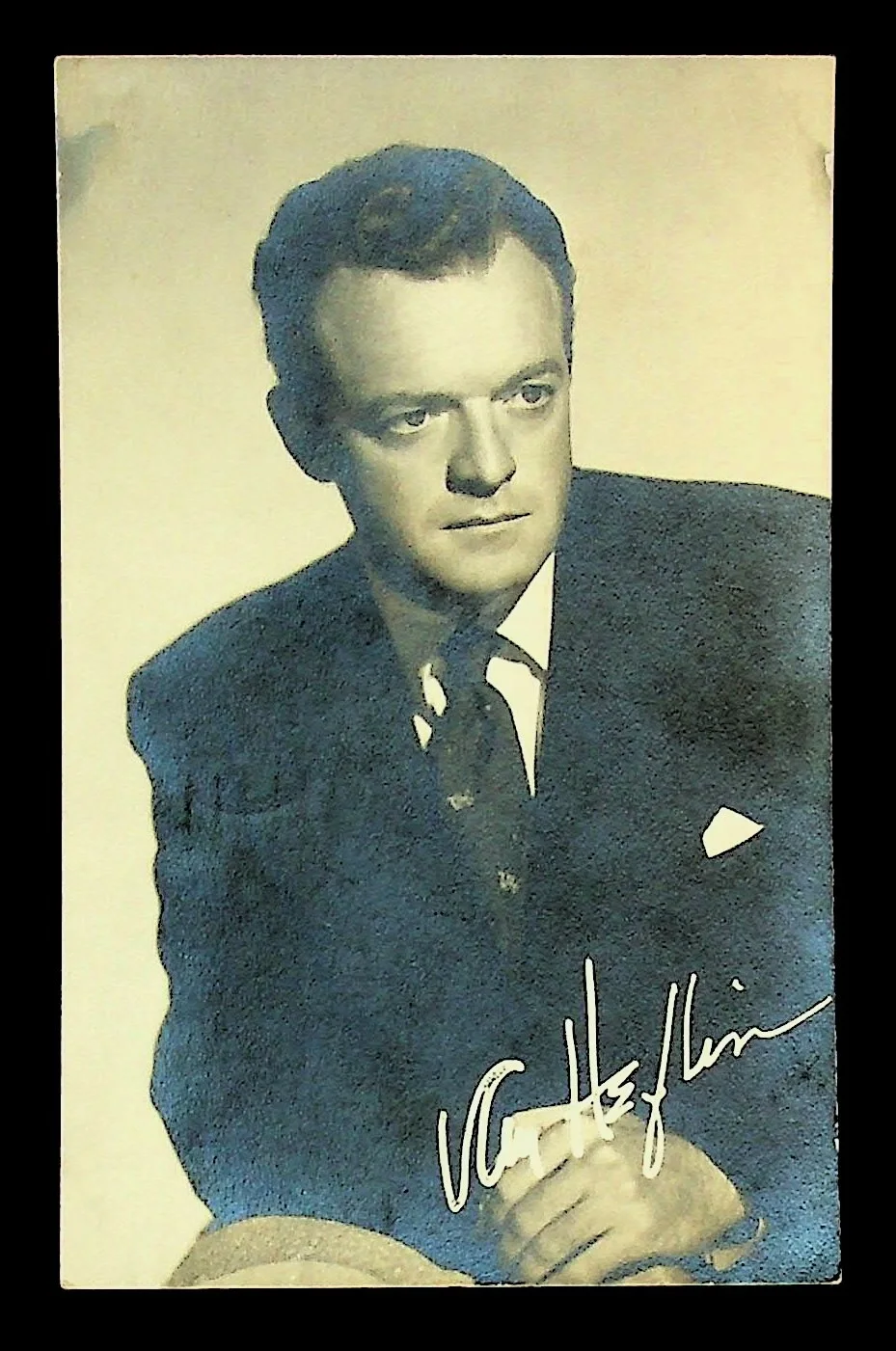 Van Heflin — 1952 Original Autograph Movie Actor Van Heflin Signed on Back Film Fan RPPC, изображение 2