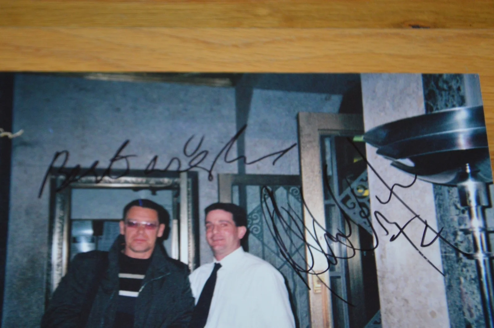 U2 ~ Adam Clayton Autographed 8x10 Color Photo with PSA Hologram, изображение 2