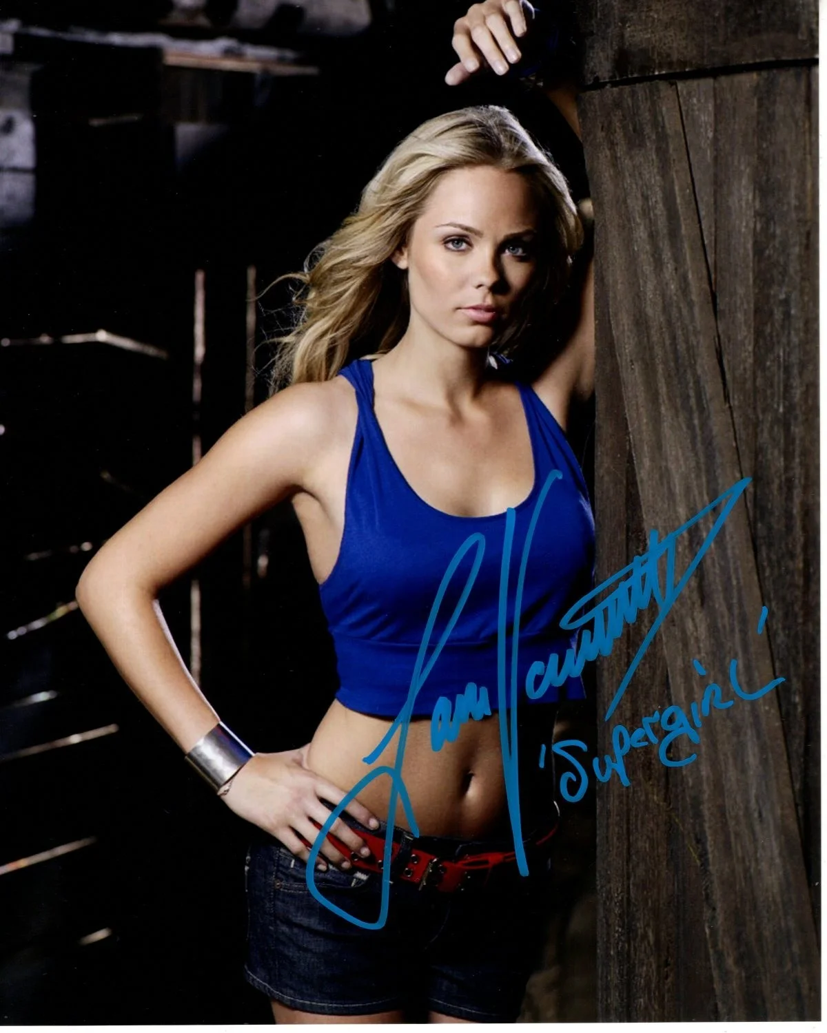 Laura Vandervoort — Laura Vandervoort Signed Autographed 8x10 Smallville Kara Supergirl Photograph