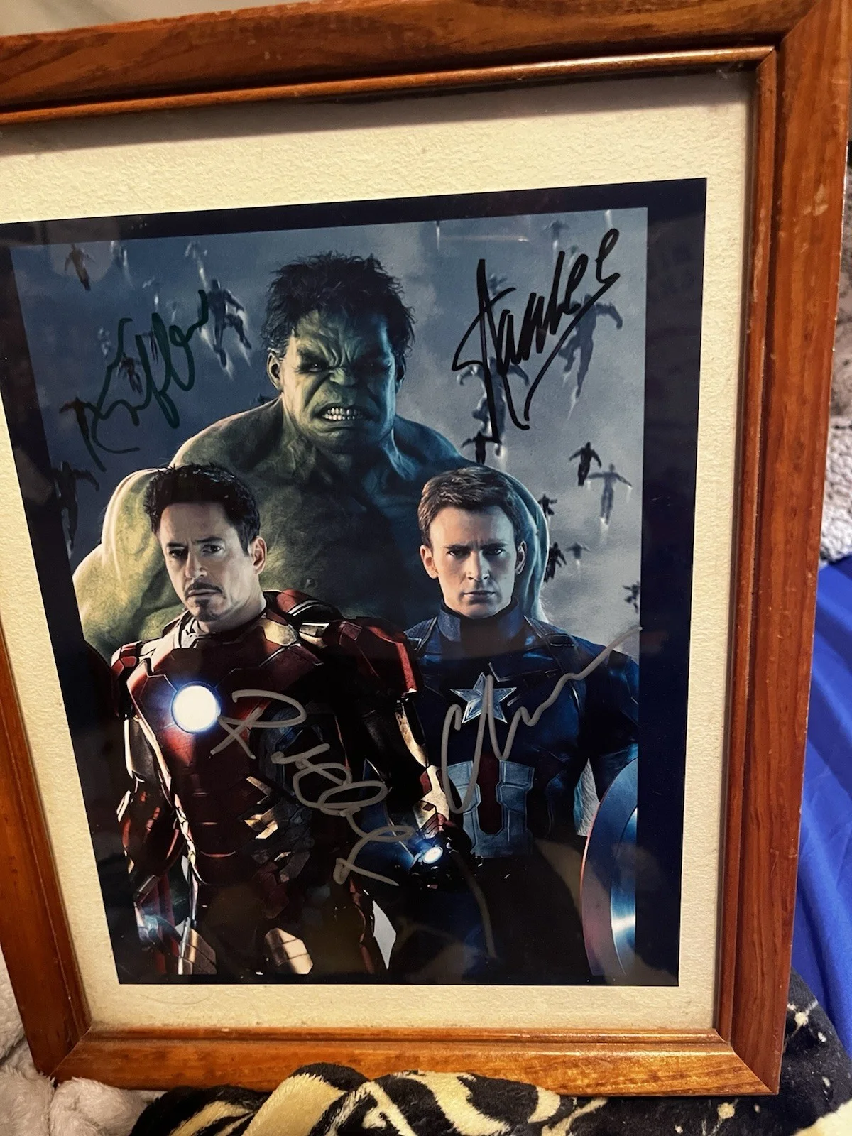 Mark Ruffalo, Stan Lee, Robert Downey Jr, Chris Evans — Stan Lee Mark Ruffalo Robert Downey Jr Chris Evans Autograph Signed Poster, изображение 5