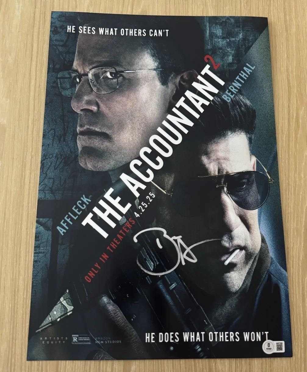 Ben Affleck — BEN AFFLECK SIGNED THE ACCOUNTANT 11X17 PHOTO BECKETT BAS 3