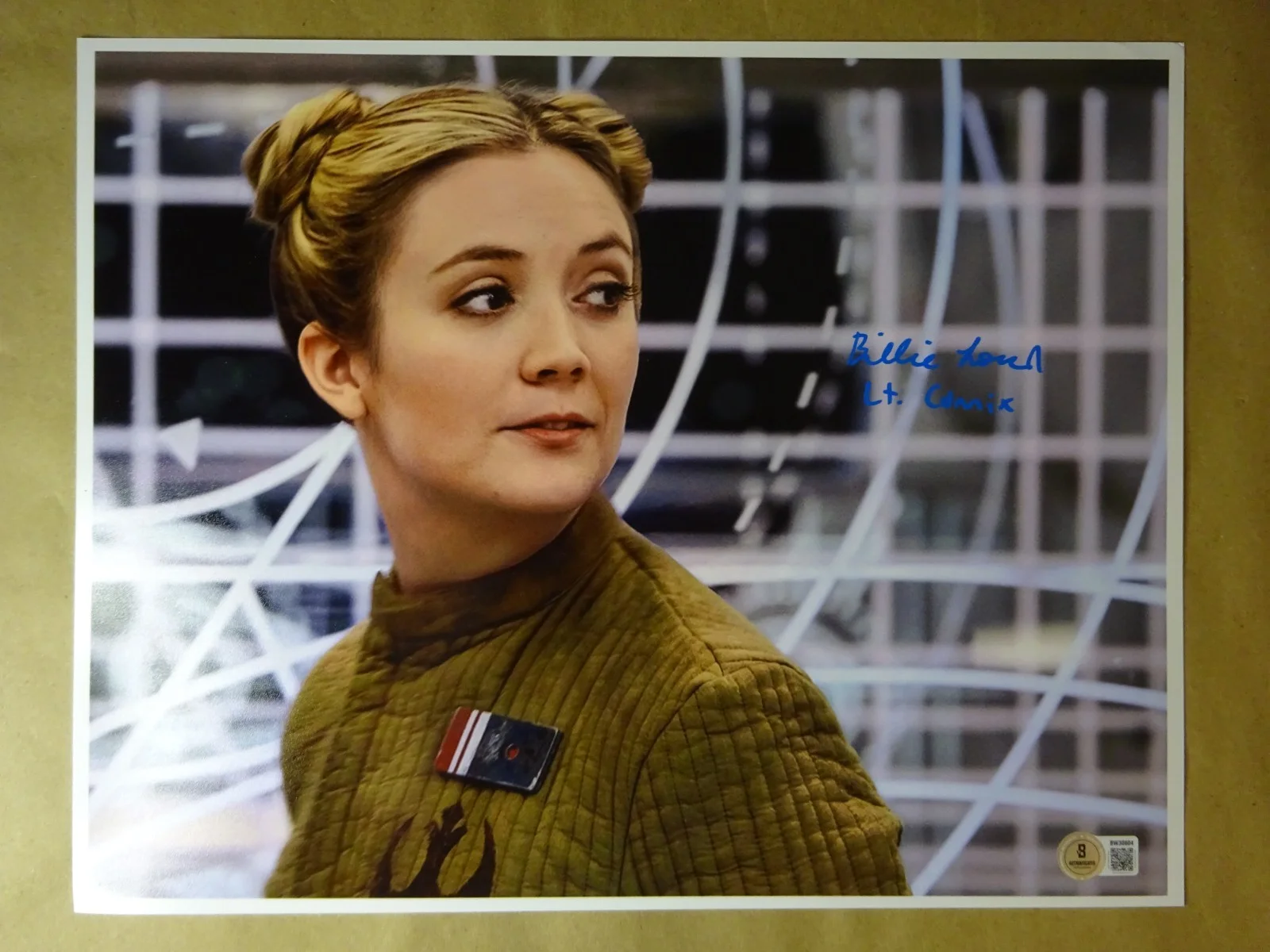 Billie Lourd — Signed Billie Lourd Autographed 11"x14" Photo Star Wars Lt Connix Beckett COA