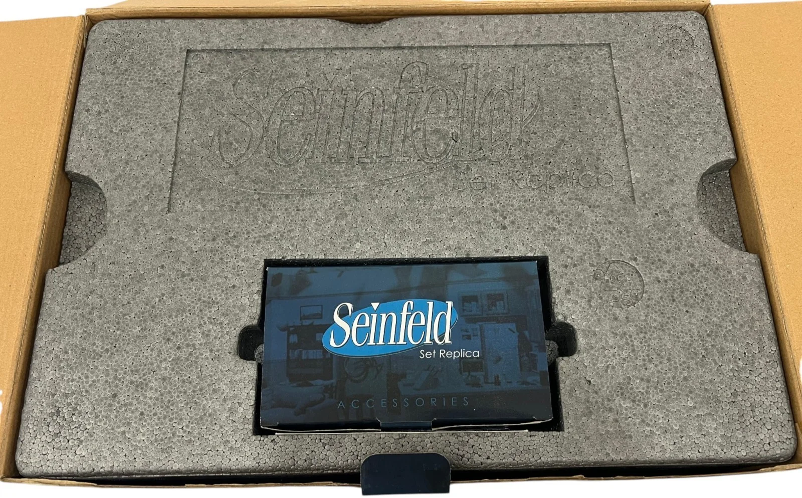 JERRY SEINFELD — JERRY SEINFELD & MICHAEL RICHARDS SIGNED SEINFELD APARTMENT SET REPLICA JSA, image 4