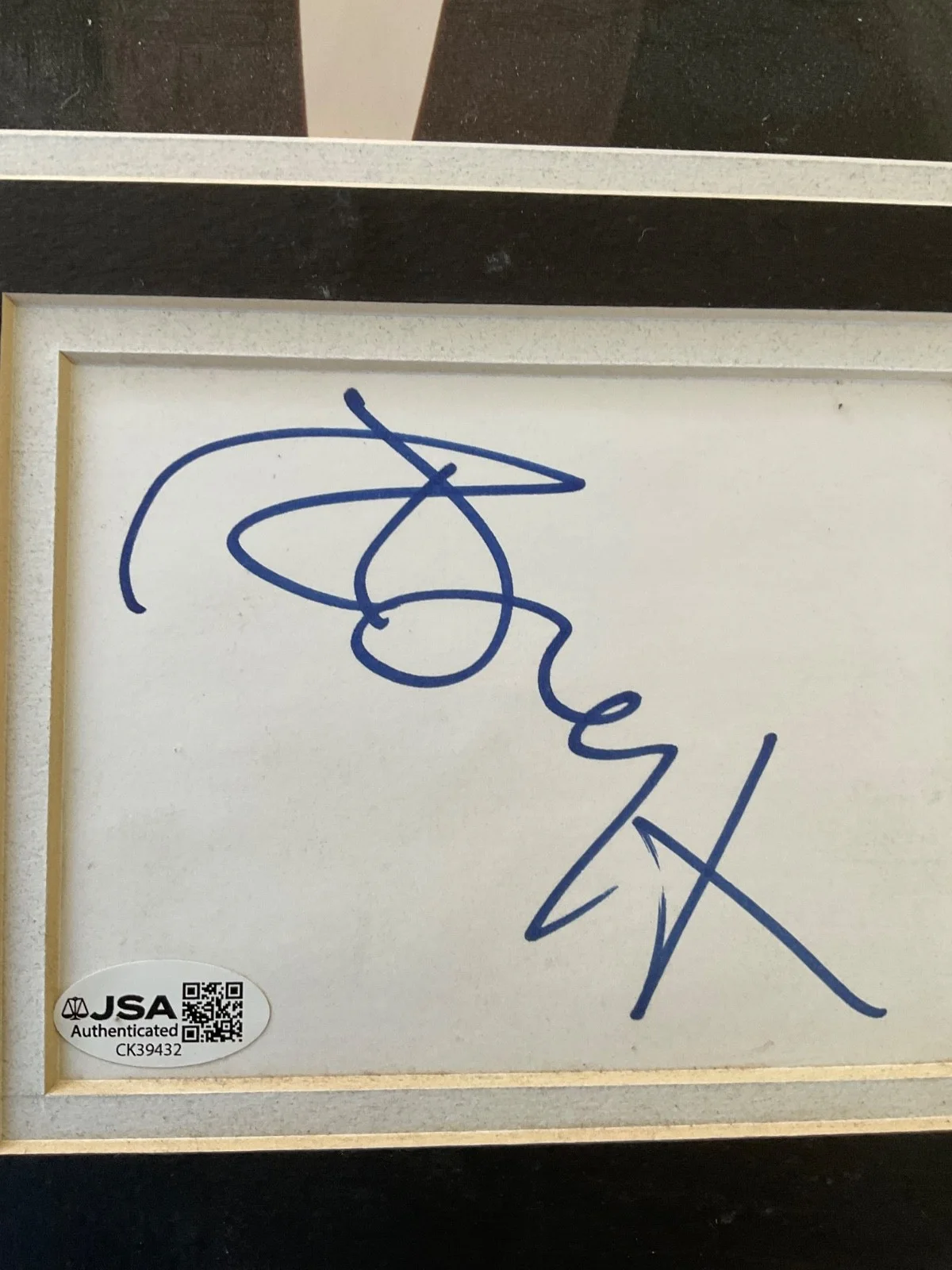 Richard Dreyfus — JAWS RICHARD DREYFUS SIGNED 5 x7 MATTED TO 16x12 JSA CK 39432, image 3