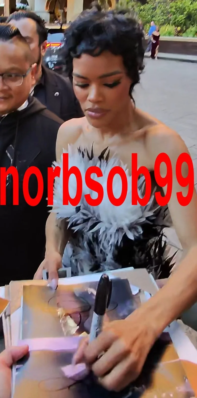 TEYANA TAYLOR SIGNED KANYE WEST FADE 8x10 PHOTO wEXACT VIDEO PROOF AUTOGRAPH COA, изображение 4
