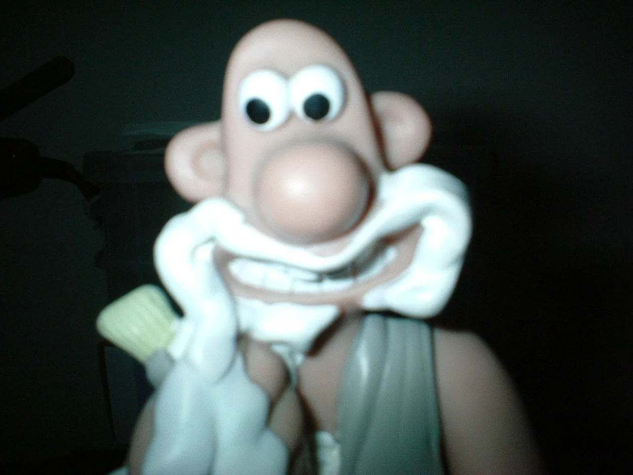 Wallis and Gromit shaver/tooth brush holder? [NO]..Lovely item., image 2