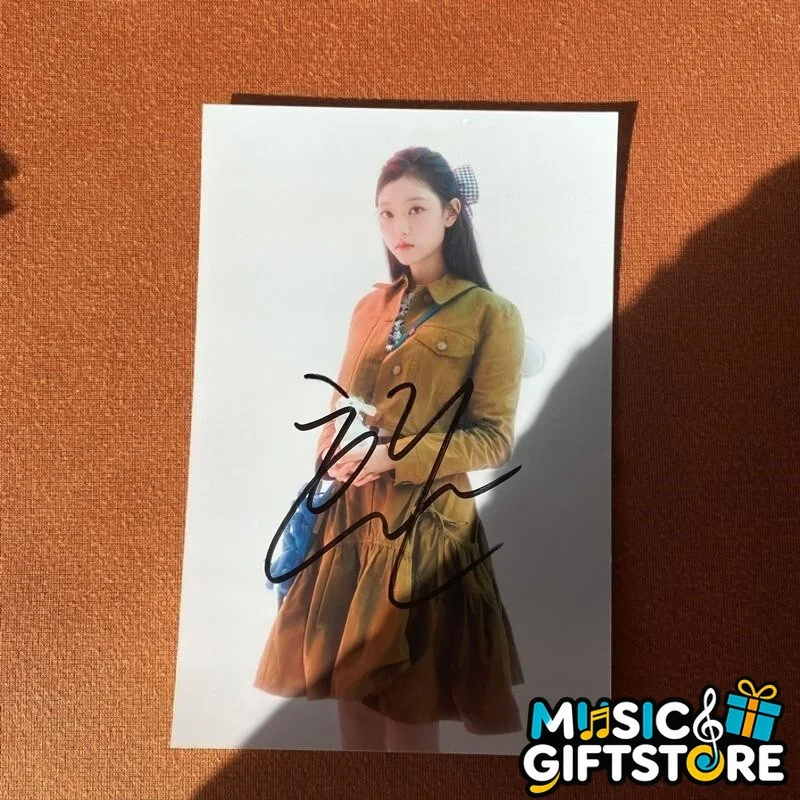 NEWJEANS HAERIN Autographed Signed Photo K-POP Collection 4*6 2023 #MUGS, изображение 3