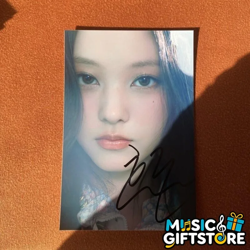 NEWJEANS HAERIN Autographed Signed Photo K-POP Collection 4*6 2023 #MUGS, изображение 4