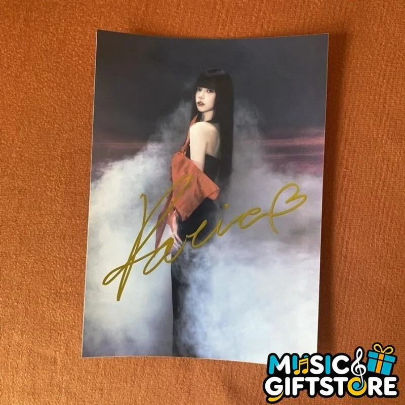 aespa KARINA Autographed Signed Photo Metal China K-POP Collection 4*6 2024 #MUG, изображение 3