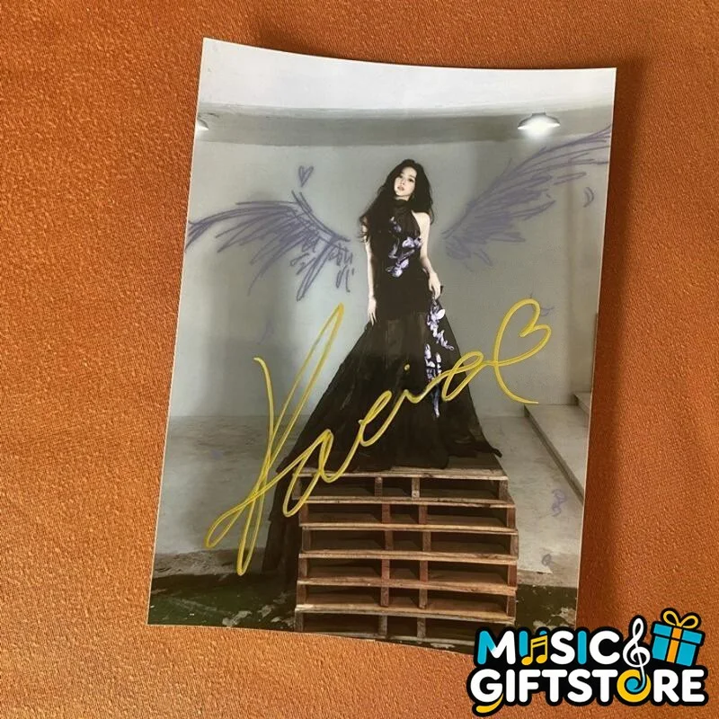 aespa KARINA Autographed Signed Photo Metal China K-POP Collection 4*6 2024 #MUG, изображение 4