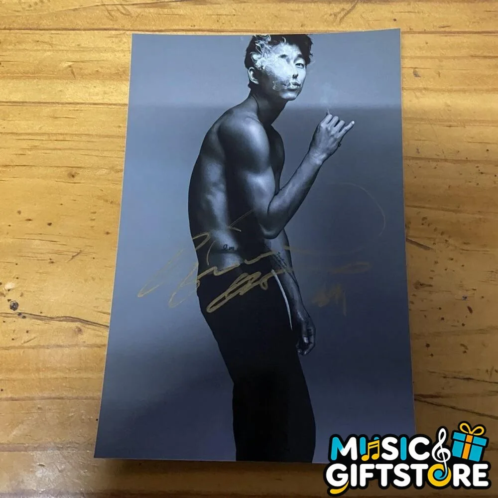Gong Yoo Autographed Signed Photo 4*6 K-POP Collection GIFTS 2022 #MUGS, изображение 3
