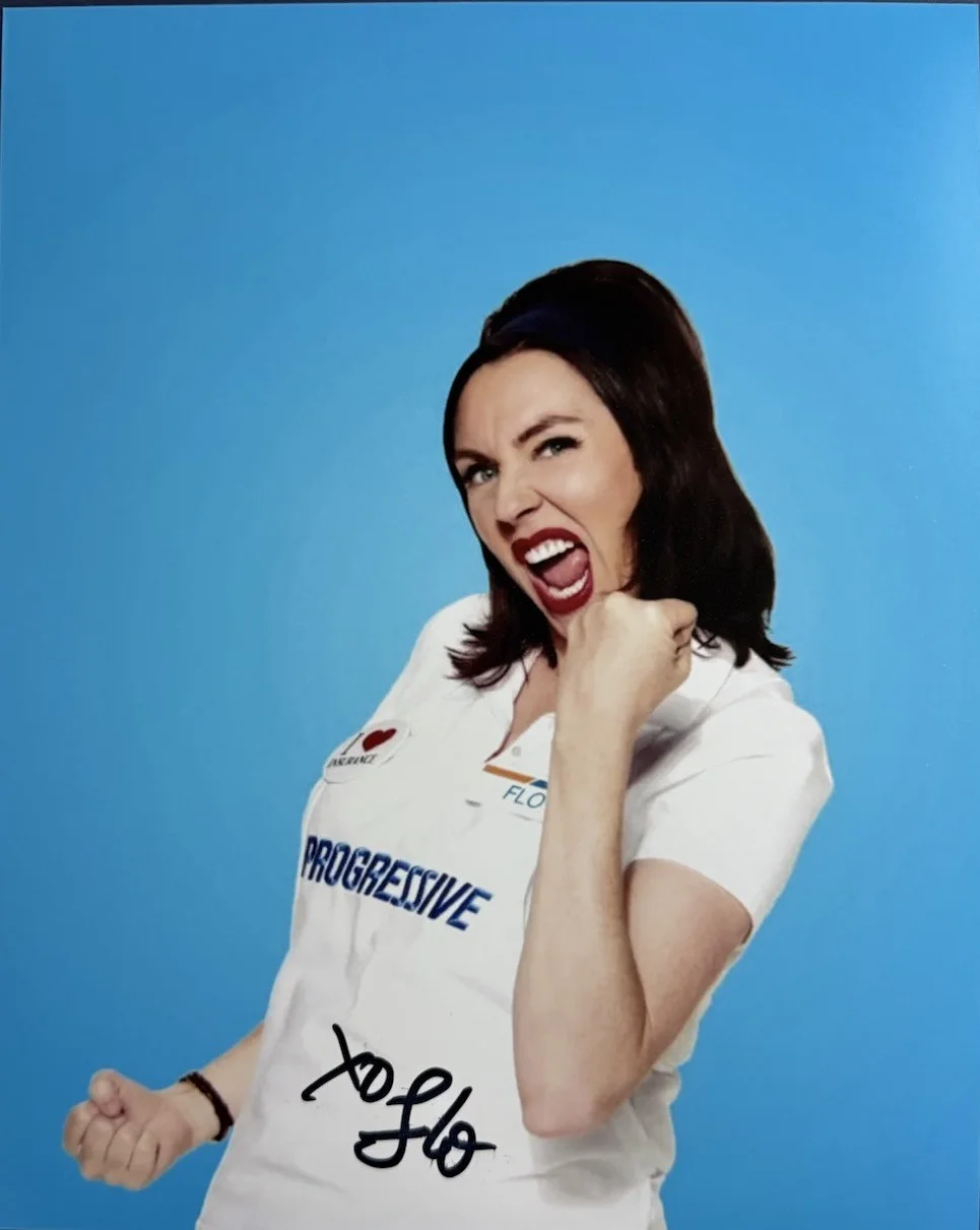 Stephanie Courtney — STEPHANIE COURTNEY SIGNED 8x10 PHOTO PROGRESSIVE FLO AUTOGRAPH AUTHENTIC COA