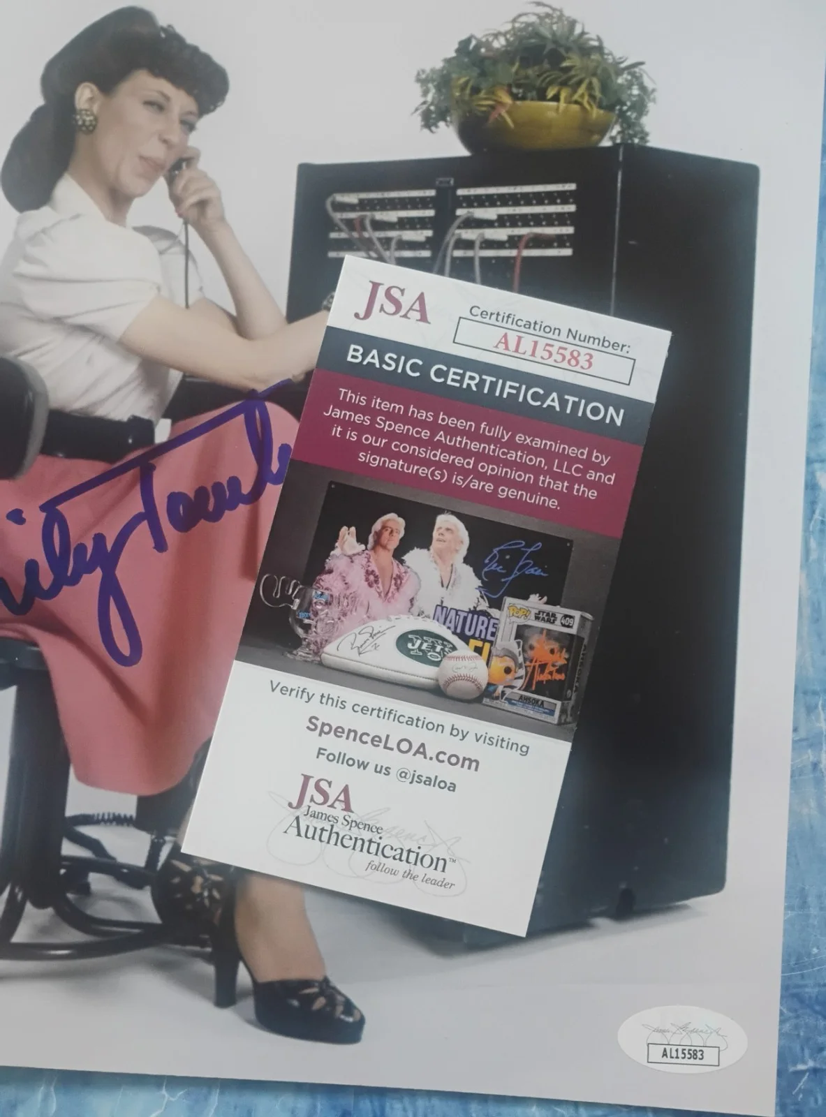 Lily Tomlin Hand Signed Autograph JSA COA 8x10 Photo NO US TARIFFS, image 4