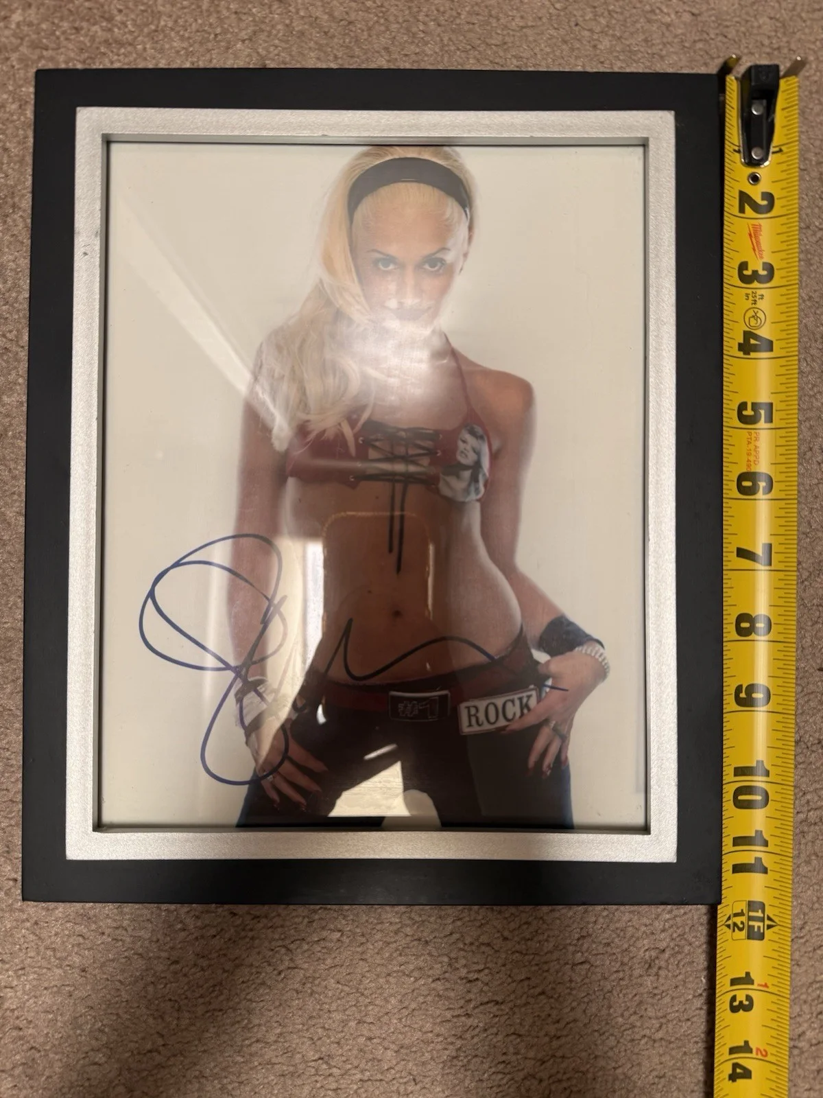 Gwen Stefani signed framed photo 9.5x11.5 inches, изображение 4