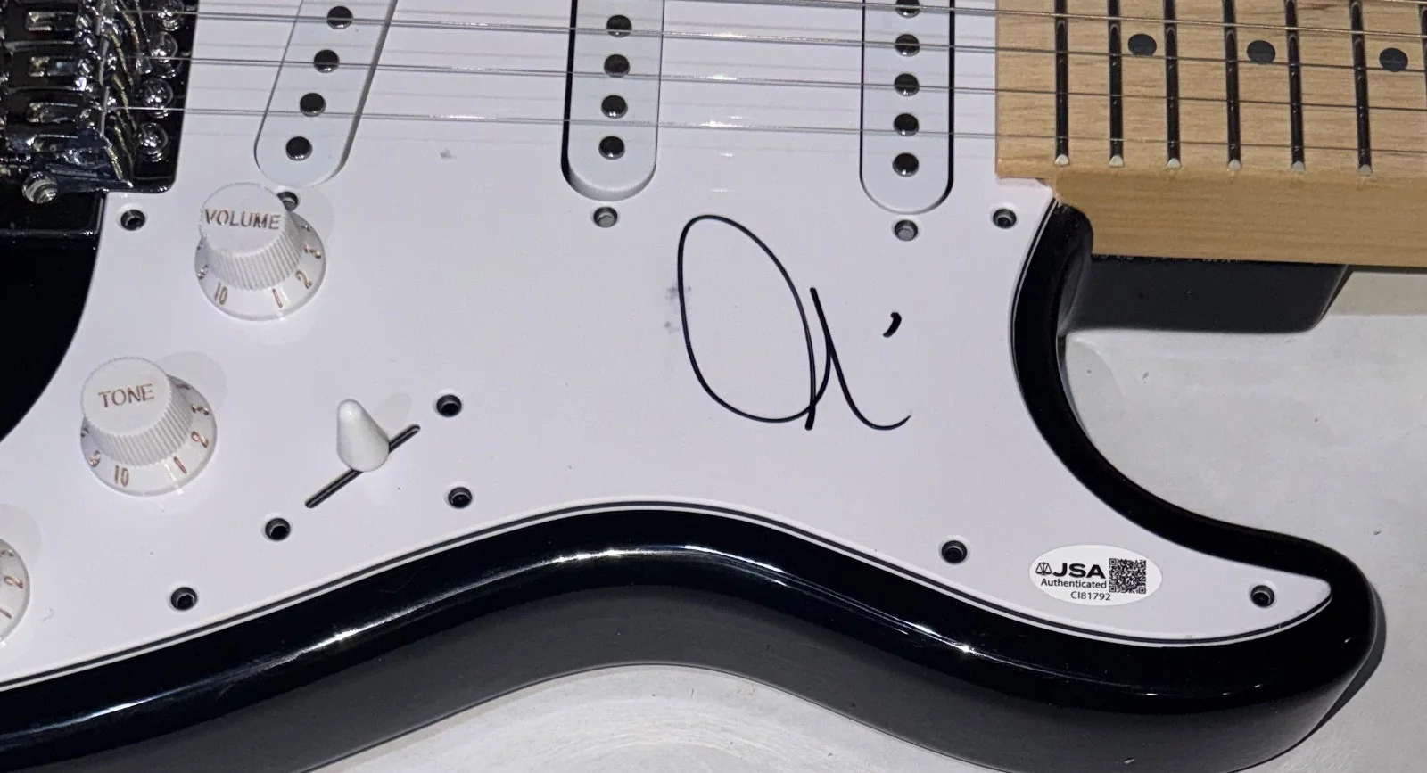 Adam Levine Maroon 5 Signed Autograph Electric Guitar Lead Singer JSA COA, изображение 3