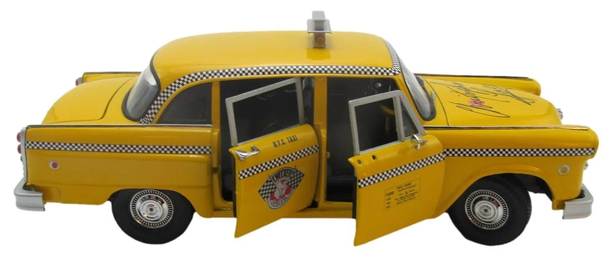 Christopher Lloyd Signed 1:18 Scale Vintage Yellow Taxi Cab Diecast JSA 204897, изображение 3