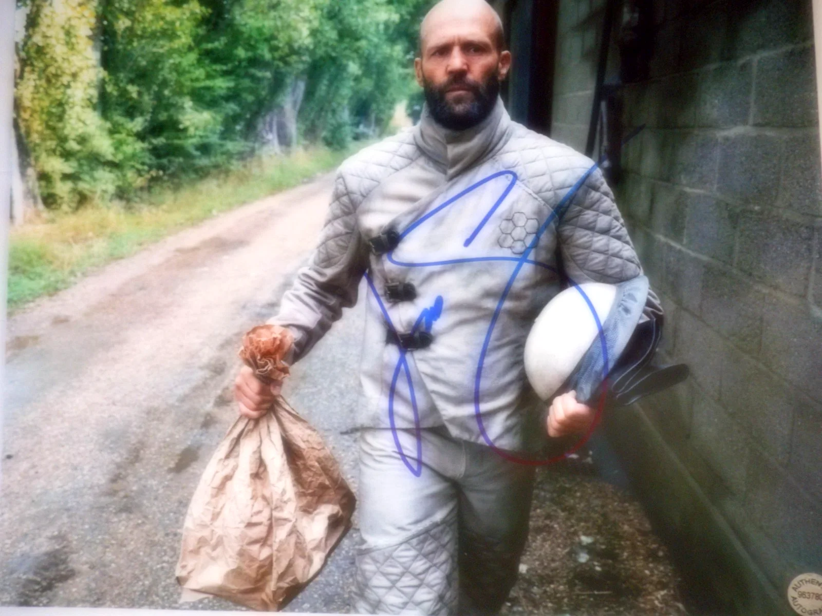 Jason Statham — Jason Statham autographed THE BEEKEEPER Action 8x10 Photo W/COA # Holograms, image 4