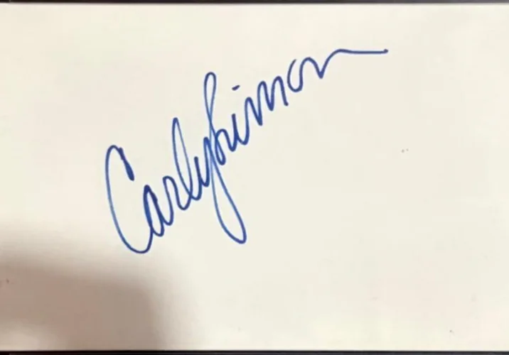 Carly Simon — CARLY SIMON SIGNED AUTOGRAPHED INDEX CARD ENCAPSULATED PSA COMING AROUND AGAIN, изображение 2