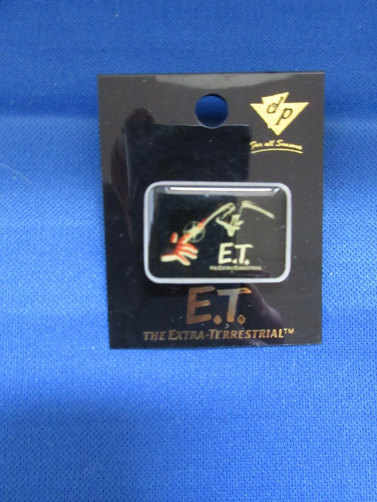 ET THE EXTRA TERRESTRIAL PIN BADGE 90's UNUSED EX SHOP STOCK, image 2