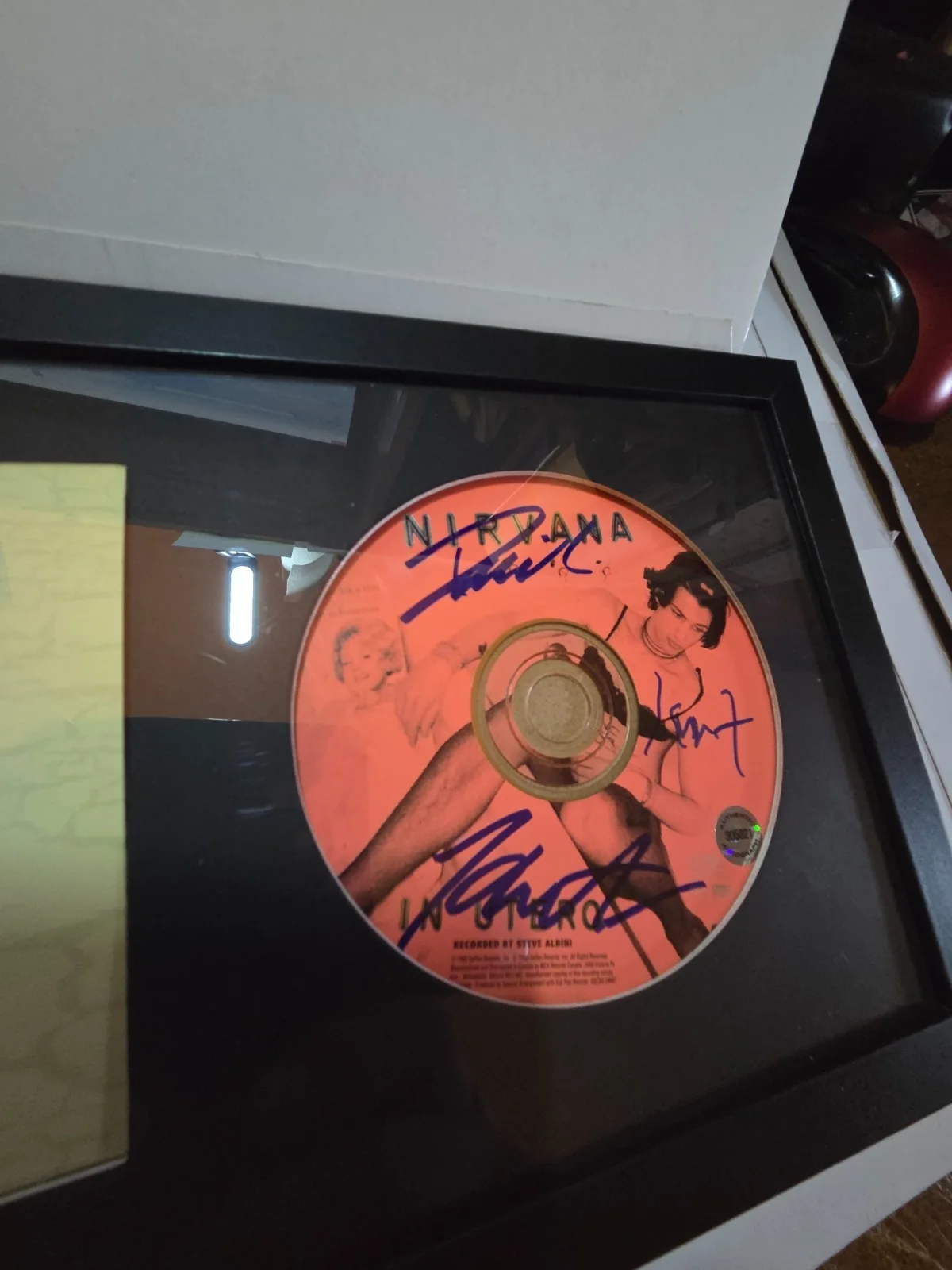 1993 NIRVANA signed KURT COBAIN~ DAVID GROHL+1 "IN UTERO" cd album FRAMED coa, изображение 3