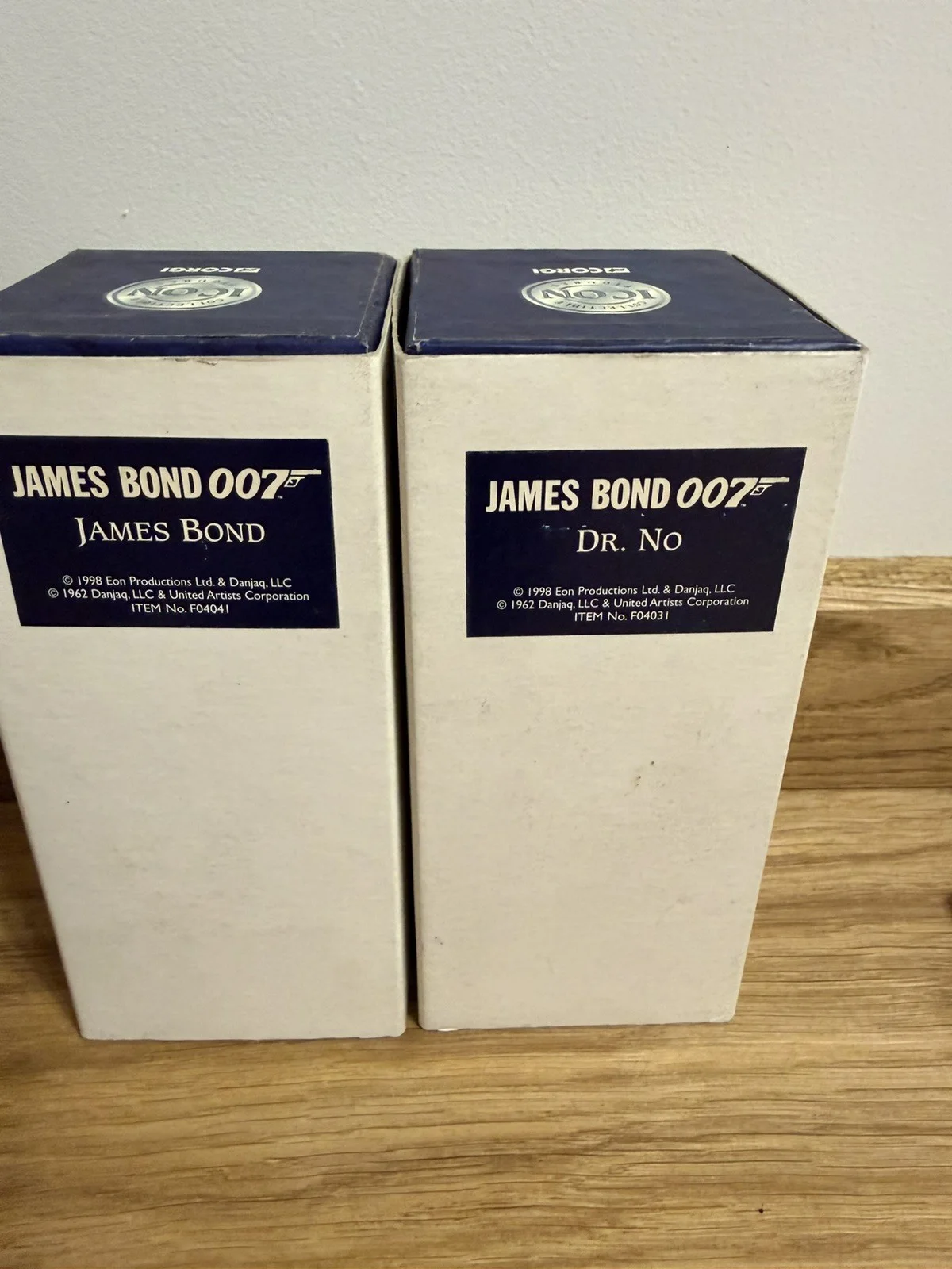 CORGI ICON James Bond 007 metal figure, boxed excellent condition MOORE F04041, изображение 4