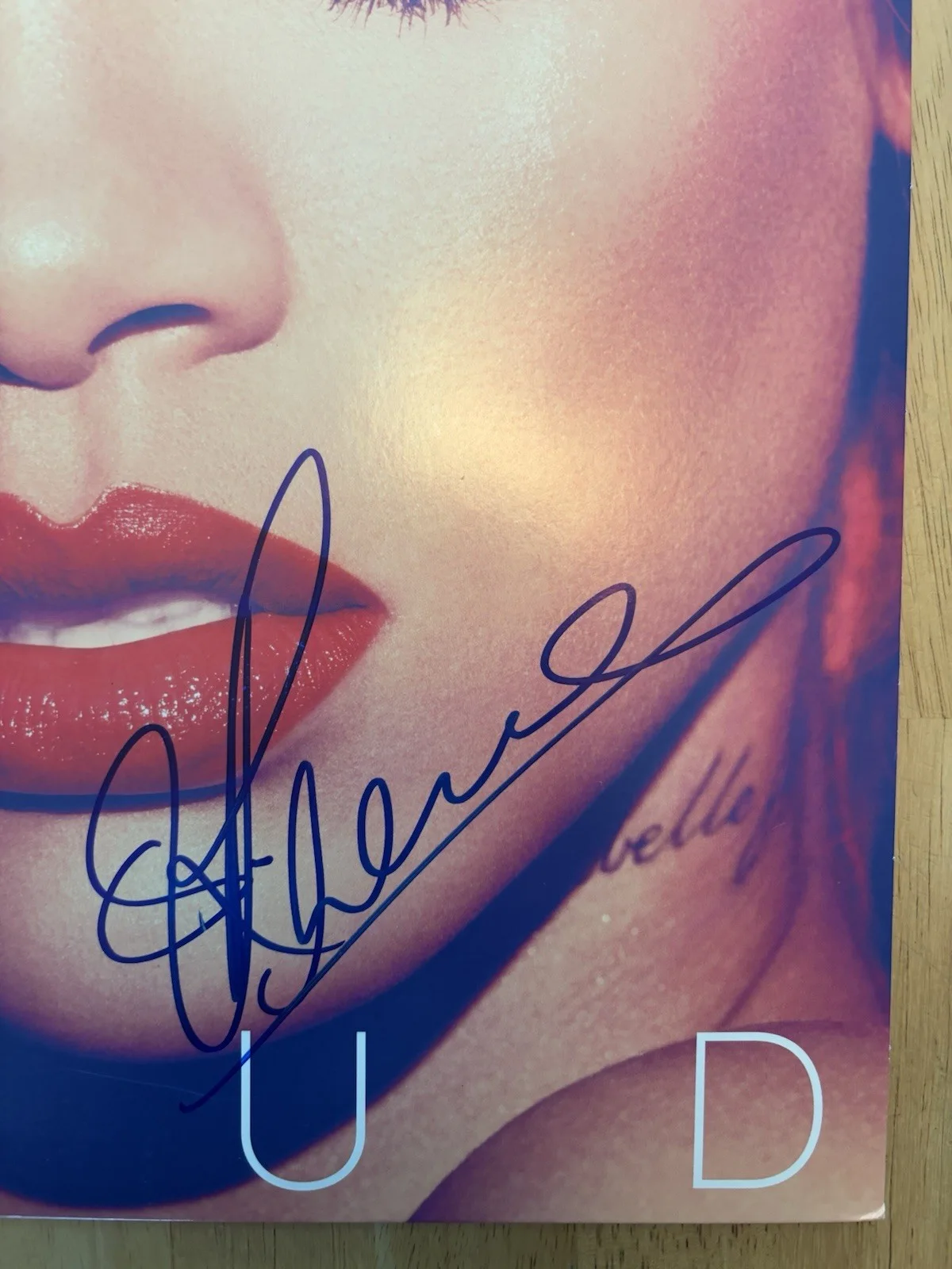 Rihanna Signed Autographed Loud Record Album LP Vinyl JSA COA LOA Rare, изображение 3