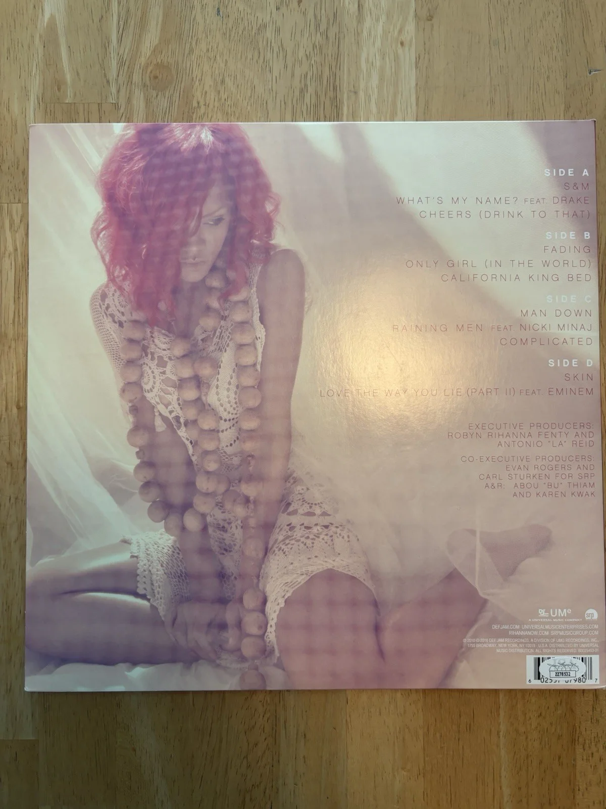 Rihanna Signed Autographed Loud Record Album LP Vinyl JSA COA LOA Rare, изображение 4