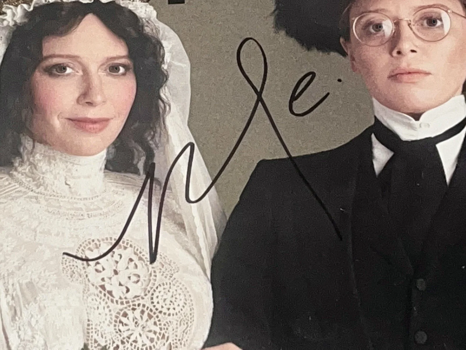 Natasha Lyonne — Natasha Lyonne Autographed The Tablet Magazine 2016 Vol. 2 Issue 3, изображение 2
