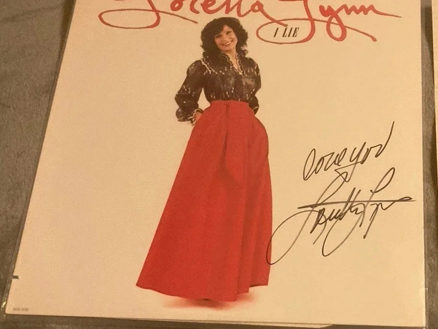 Loretta Lynn “A Lie” LP Vinyl/Signed LP Vinyl Cover, image 5