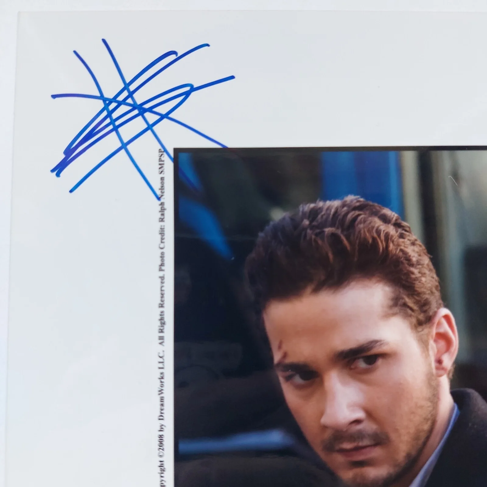 Shia Labeouf — Shia Labeouf Signed 8X10 PHOTO (Holes, Transformers, Fury, Peanut Butter Falcon), изображение 2