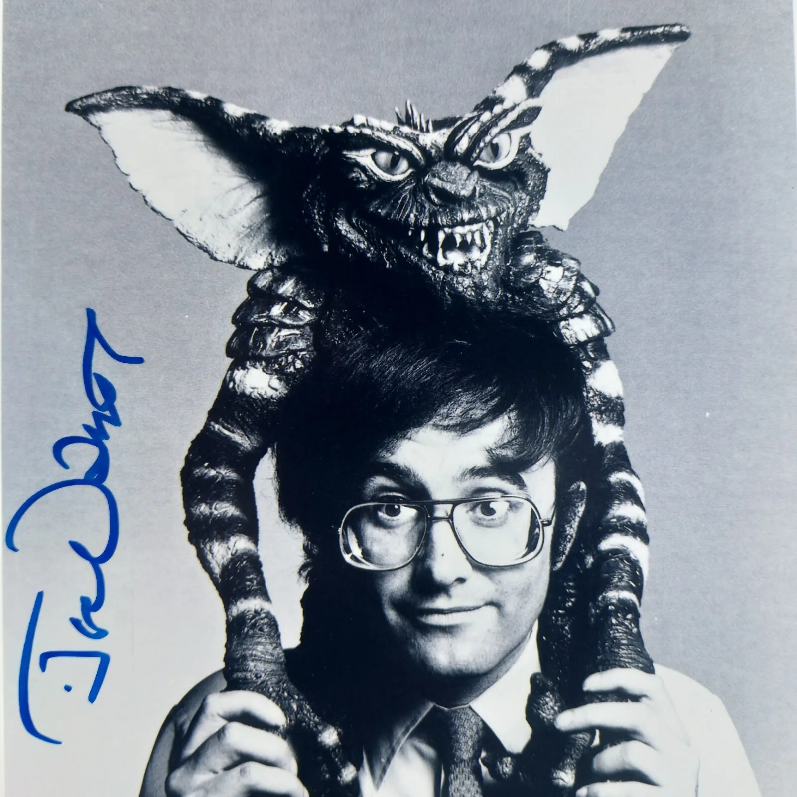 Joe Dante — Joe Dante Signed 8x10 Photo with COA (Gremlins, Howling, The Burbs) Autographed