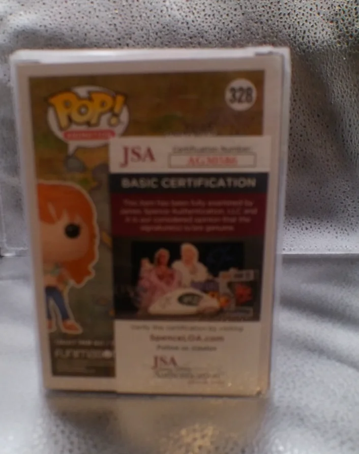 Luci Christian — Luci Christian Signed Funko Nami One Piece Pop Auto With 2 quotes JSA certified, изображение 3