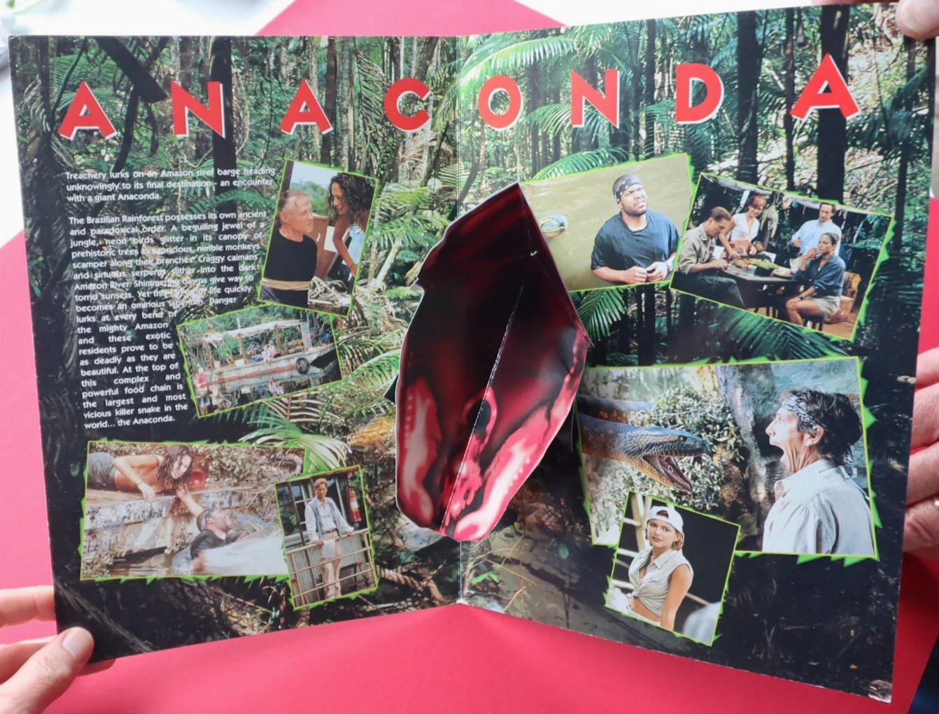 Anaconda ORIGINAL Film Press Book Jennifer Lopez Jon Voight 1997, image 2