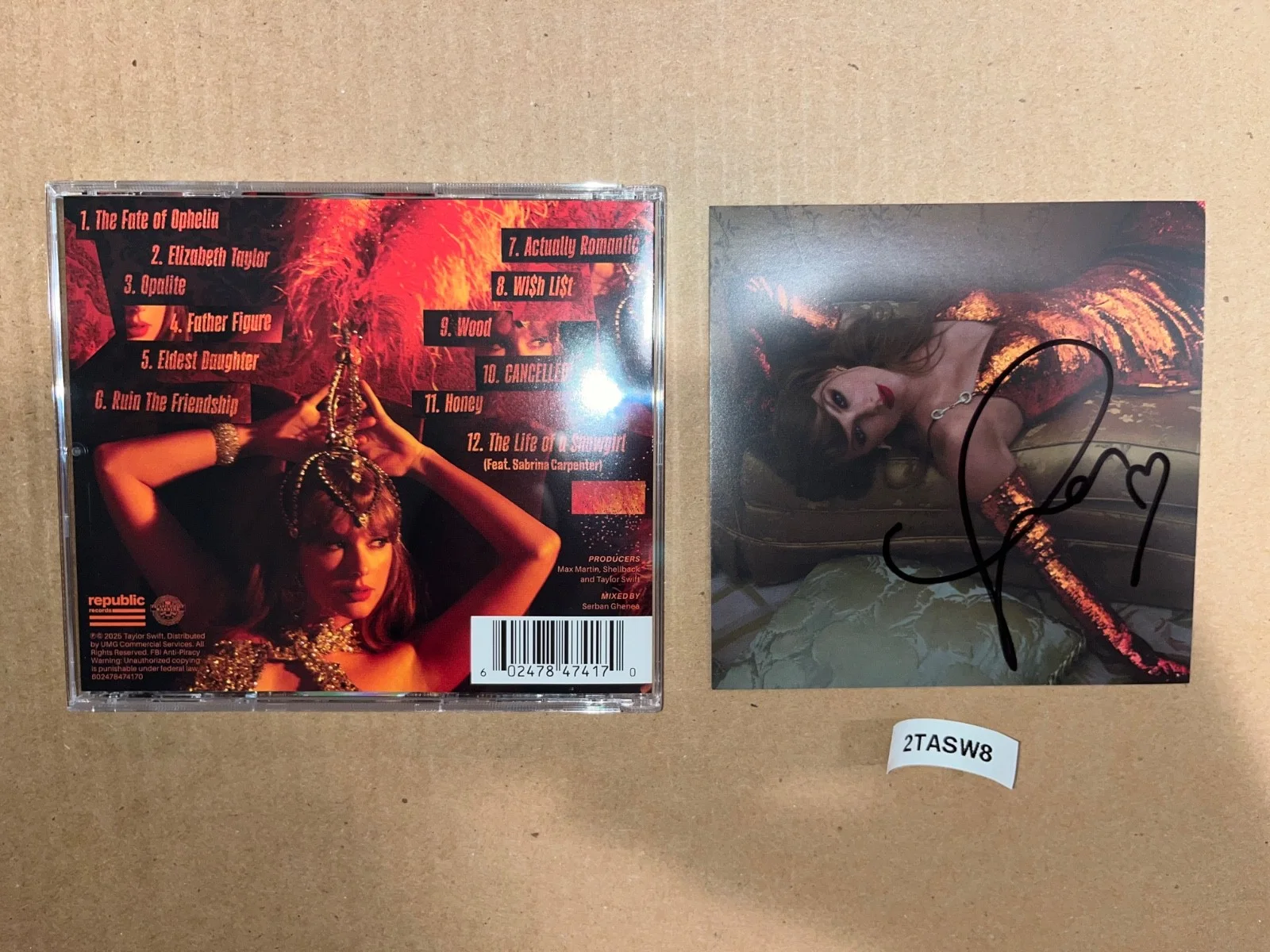 Taylor Swift Signed Autographed CD The Life of a Showgirl Art Card 2, изображение 2