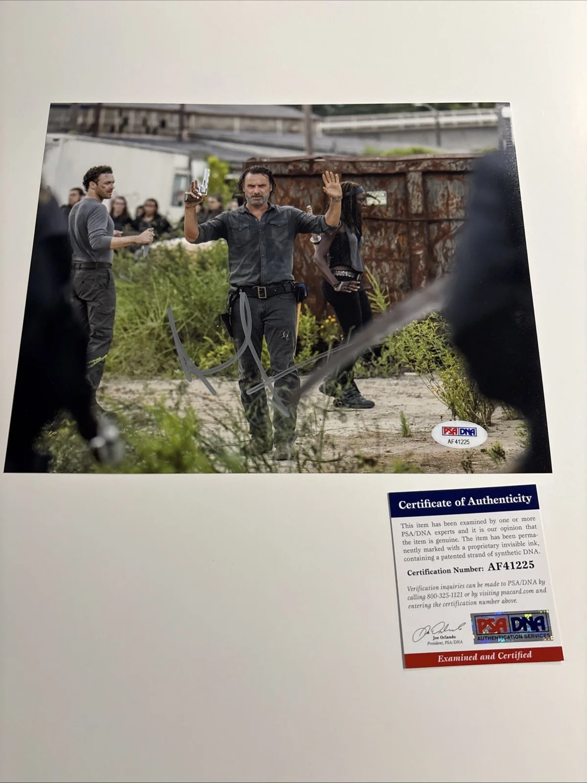 Andrew Lincoln — Andrew Lincoln Autographed Signed 8X10 Photo-The Walking Dead-PSA, изображение 5