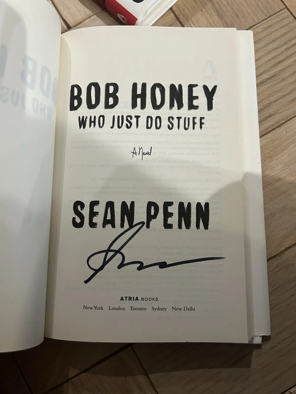 Sean Penn signed book - Bob Honey Who Just Do Stuff Hardback 1st edition, image 2