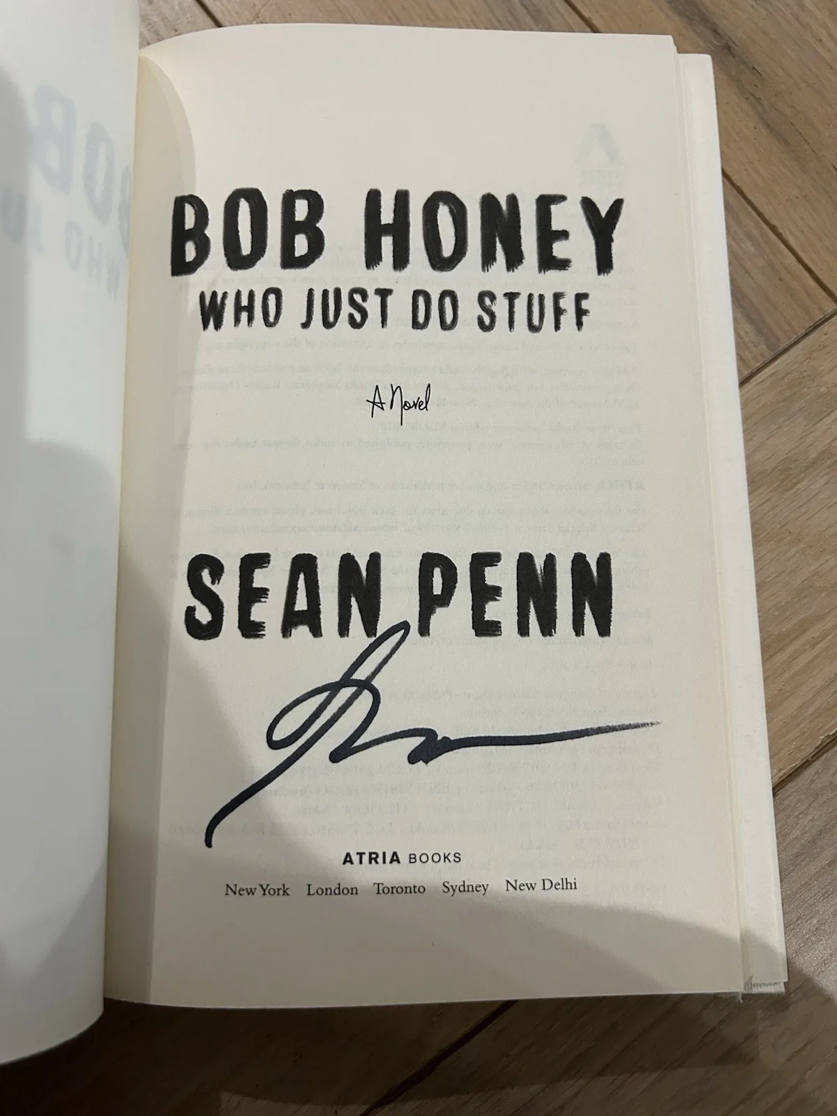 Sean Penn signed book - Bob Honey Who Just Do Stuff Hardback 1st edition, image 3