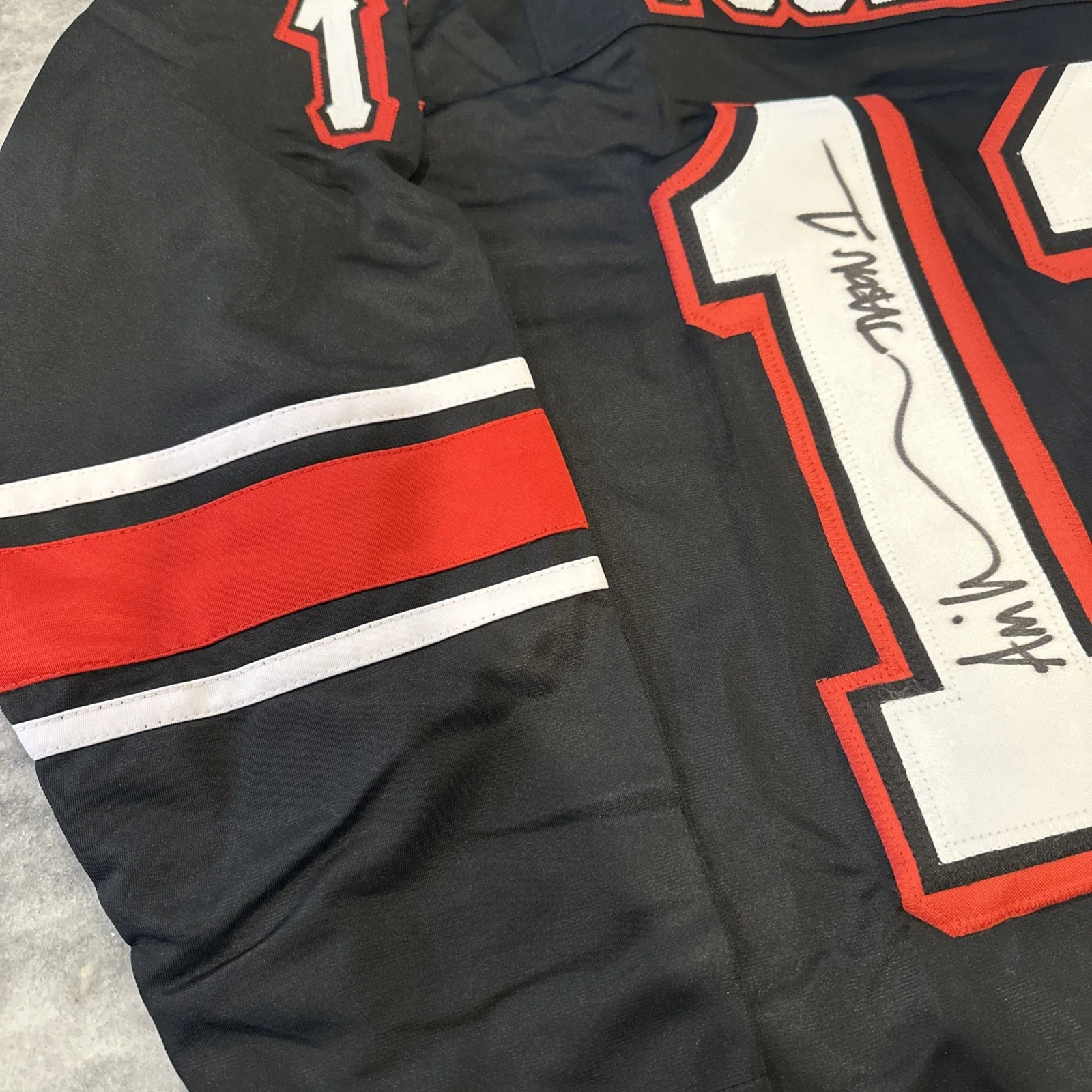 Ari Lehman — Ari Lehman Jason Voorhees Signed Hockey Jersey Friday The 13th Long Sleeve, изображение 2